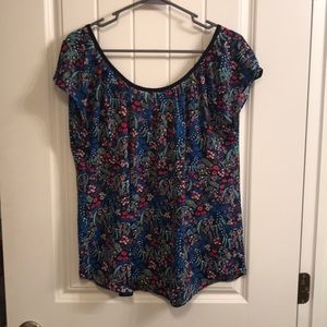 Floral short sleeve top